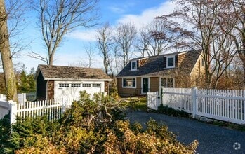 Building Photo - 20 Grove Pl