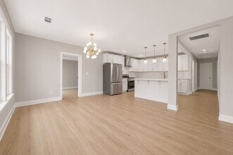 Building Photo - 1658 Temple Ave