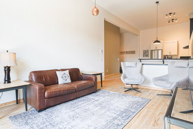 Building Photo - 422 3 Avenue-SI ID1386639P