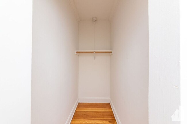 Foto del edificio - 4043 N Mozart St