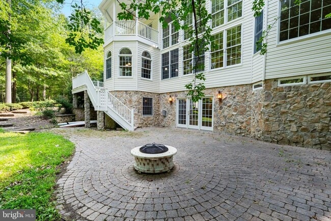 Building Photo - 45105 Mill Creek Way
