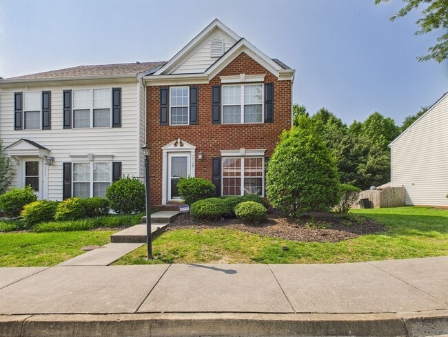 Building Photo - Charming 3-Bedroom Townhome in Magnolia Po...