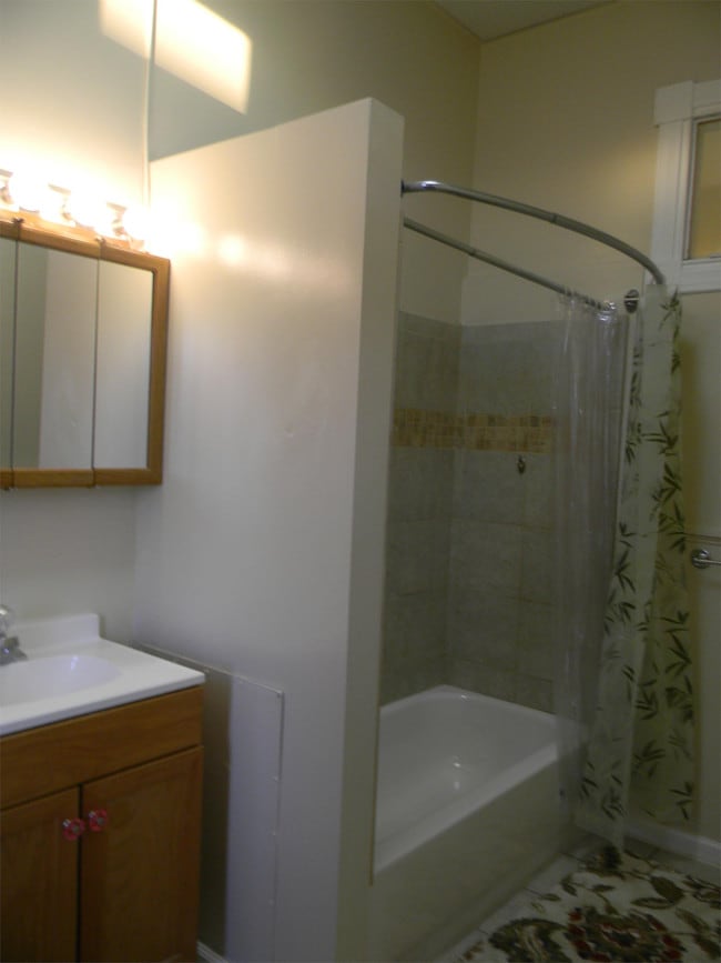 Building Photo - 2106 St Paul St