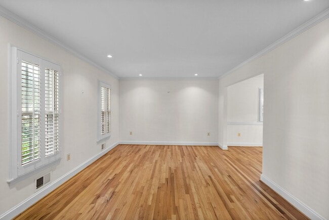 Building Photo - 4 Bed 3 Bath - Silver Spring Single Family...