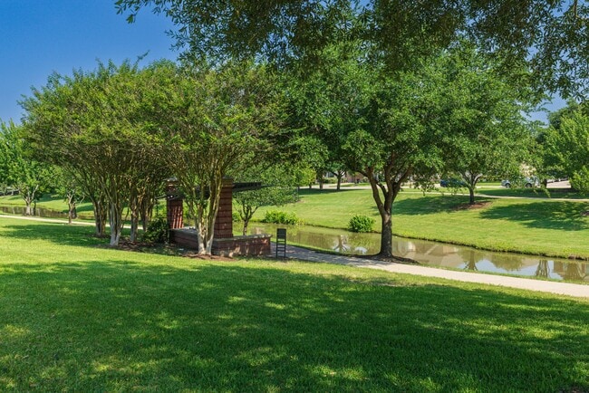 Building Photo - 17303 Quiet Shores Dr