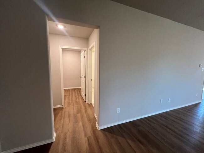 Foto del edificio - 7216 E County Rd 99 1/2