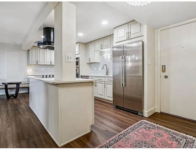 Foto del edificio - Eastmoor Park Condominiums