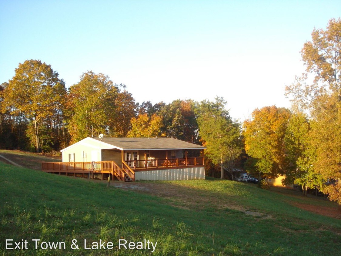 Primary Photo - 3 br, 2 bath House - 140 Piney Point Circle