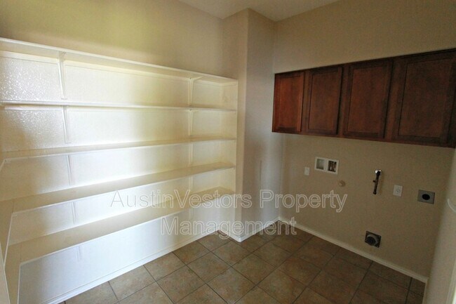Foto del edificio - 11125 Old Quarry Rd