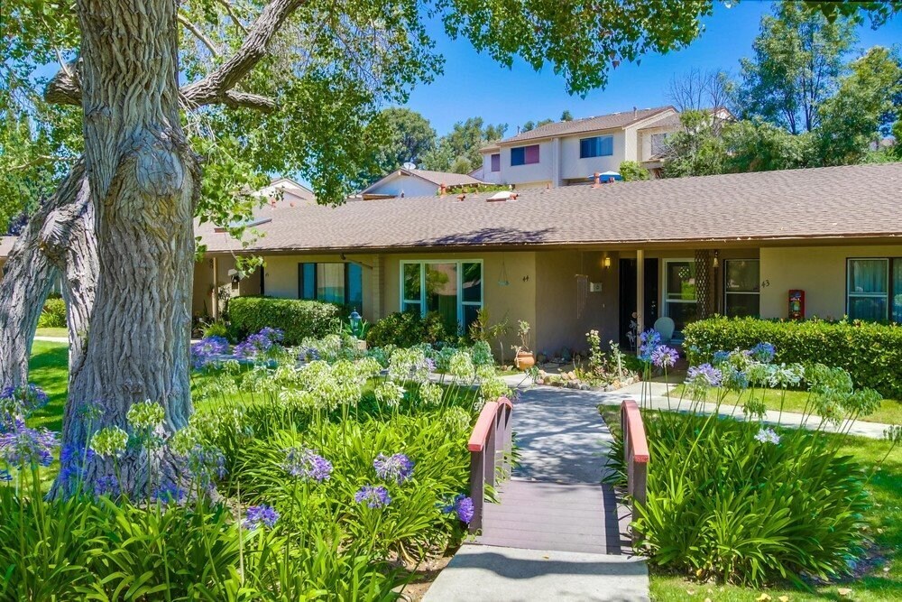 Primary Photo - Large and bright condo in the Grossmont Vi...