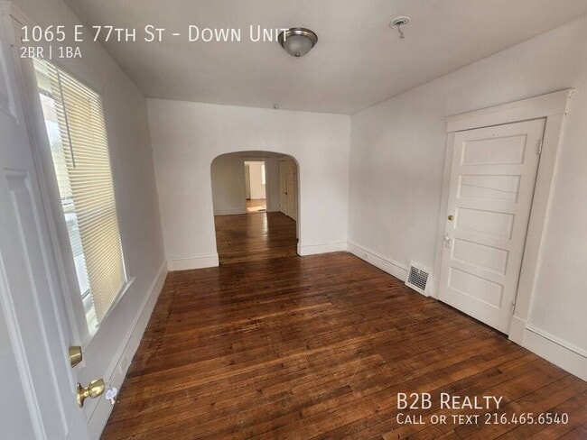 Building Photo - 1065 E 77th St