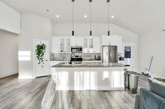 Building Photo - 4621 Collins Ave