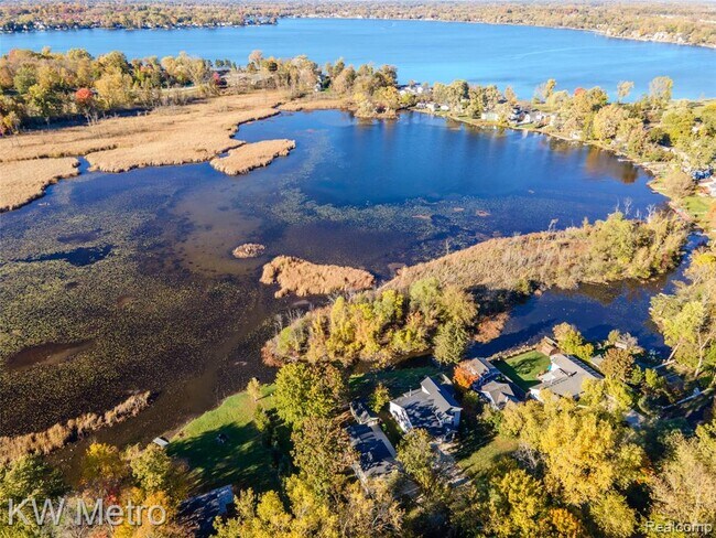 Foto del edificio - 2416 Shawood Dr