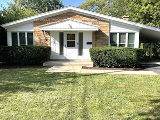 Building Photo - 1462 Deerfield Rd