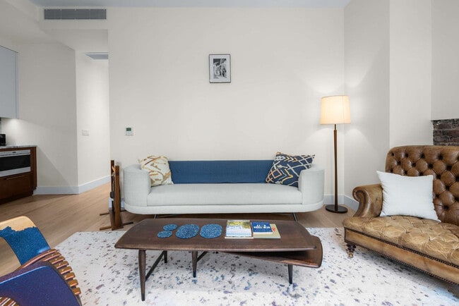 Building Photo - 61 Rivington St