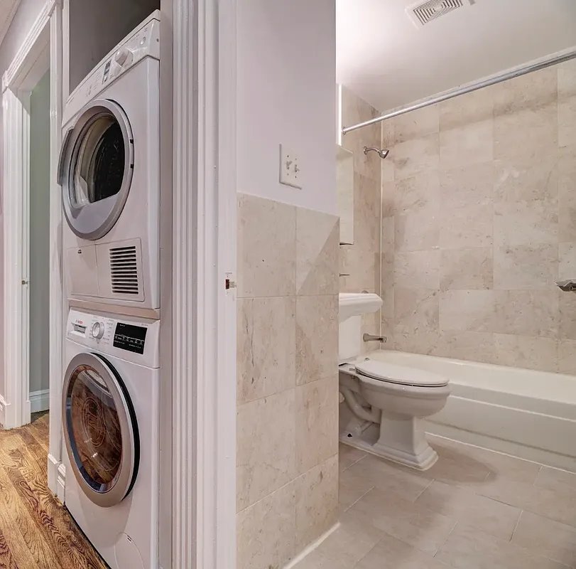 Building Photo - 248 Mott St