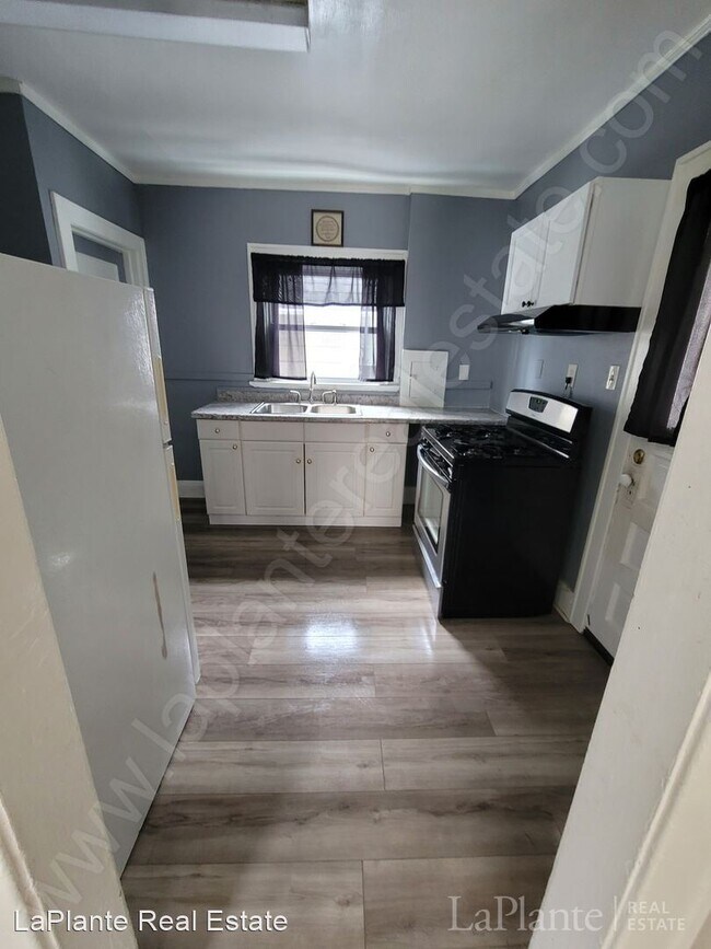 Building Photo - 3 br, 1 bath House - 1316 W Delaware Avenue