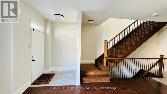 Building Photo - 20 American Elm Wy