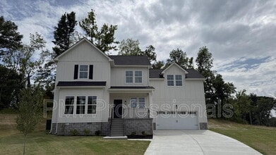 Building Photo - 406 Legends Court