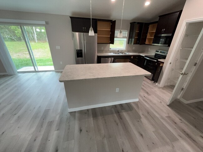 Foto del edificio - 3720 W Wilburton Dr