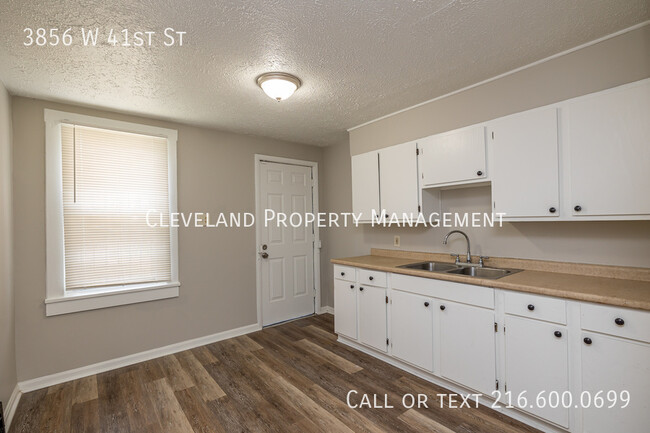 Building Photo - 3856 W 41st St