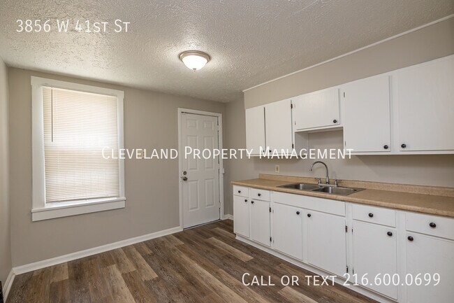 Foto del edificio - 3856 W 41st St
