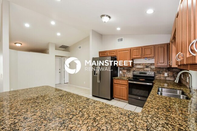 Foto del edificio - 3 Bedroom Pet-Friendly Home in Cape Coral, FL with Main Street Renewal