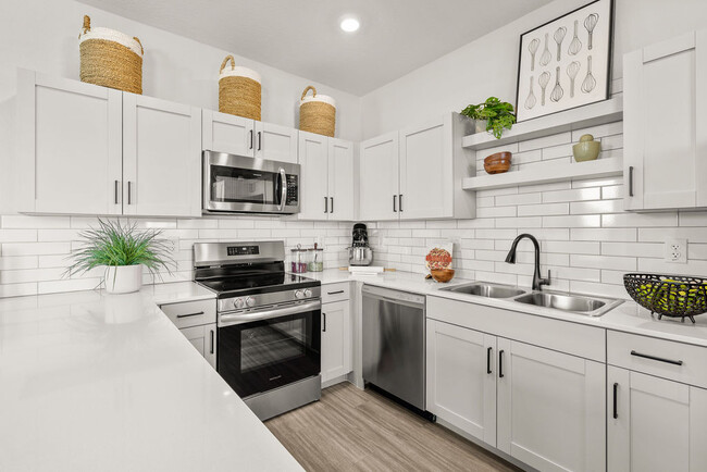 Energy-Efficient Appliances - Canopy at Cottonwood