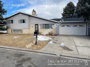 Building Photo - 1025 Aspen Dr