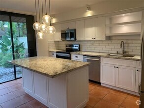 Building Photo - 7655 SW 106th Ave