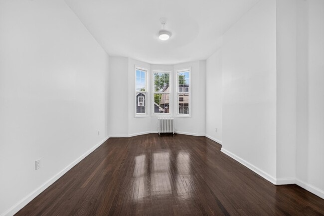 Building Photo - 210 36th St