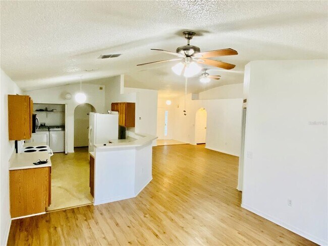 Foto del edificio - 3992 Warbler Dr