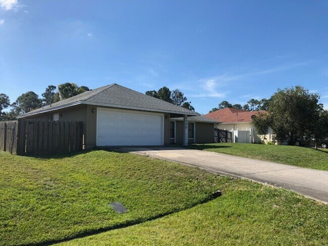 Foto del edificio - Beautiful 3BR Home in Prime Port St. Lucie Location – Near I-95 & Beaches!
