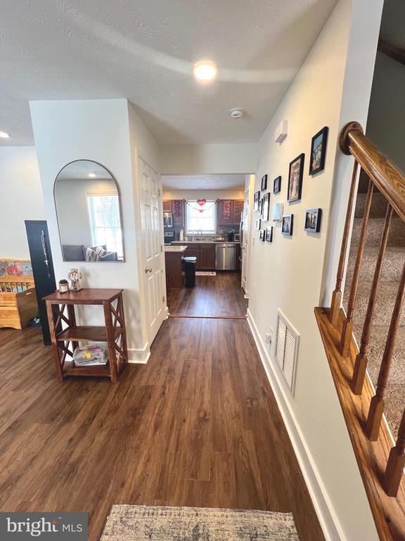 Foto del edificio - 2405 Gifhorn Ct