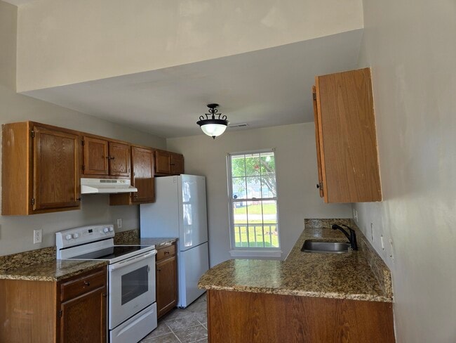 Building Photo - 302 Paddock Pl