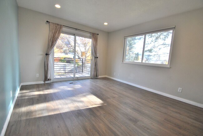 Building Photo - 106 River Heights Blvd