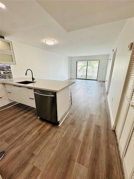 Foto del edificio - 1025 Alton Rd