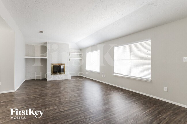 Foto del edificio - 22403 Ivygate Dr