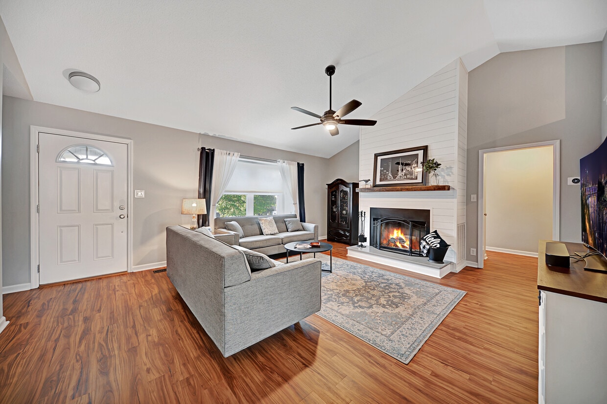 Living Room - 638 Copperfield Dr