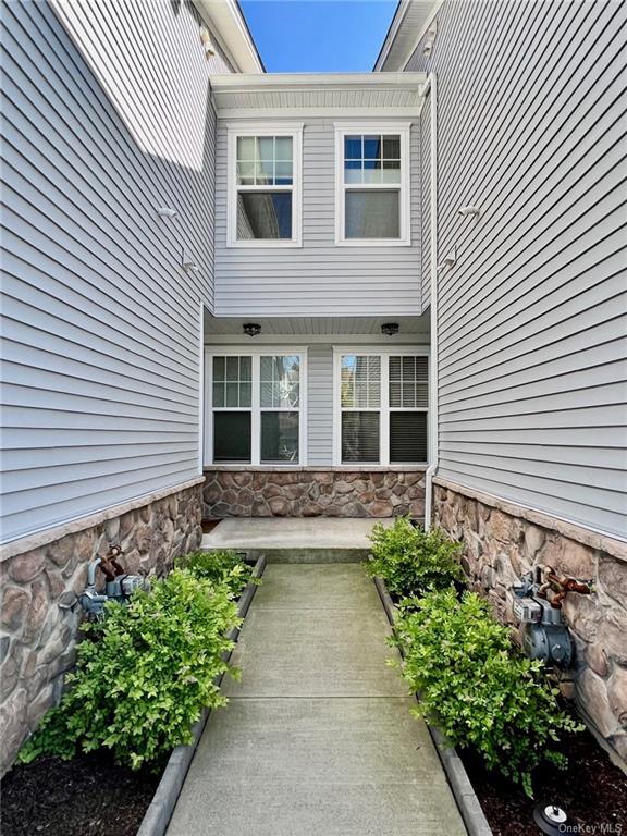 Building Photo - 28 Lyndsey Ln