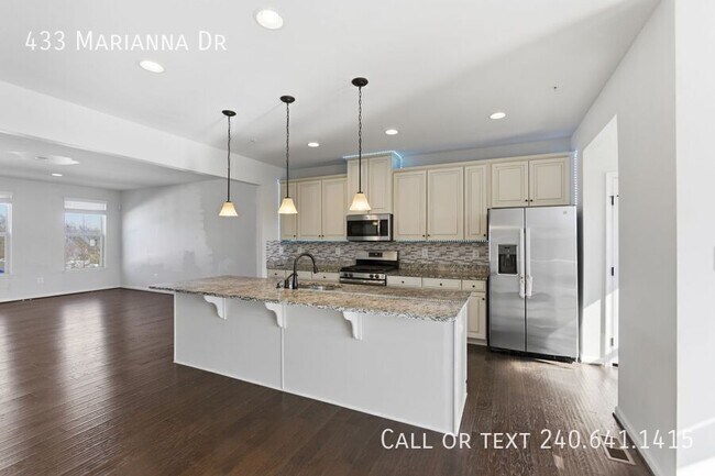 Building Photo - 433 Marianna Dr