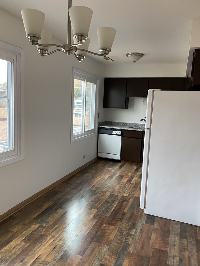 Kitchen/Dining Area - 5801 N California Ave