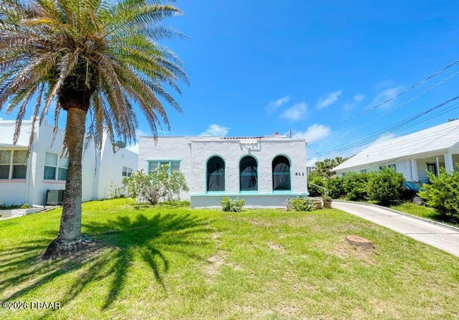 Building Photo - 411 N Oleander Ave