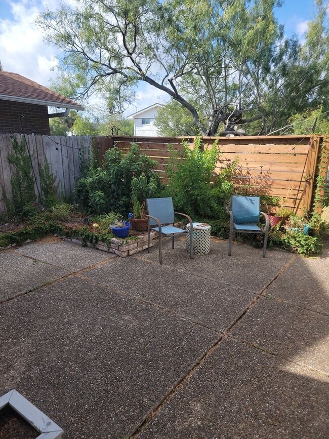 Building Photo - 7122 Pharaoh Dr