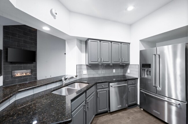 Building Photo - 700 Harpeth Trace Dr