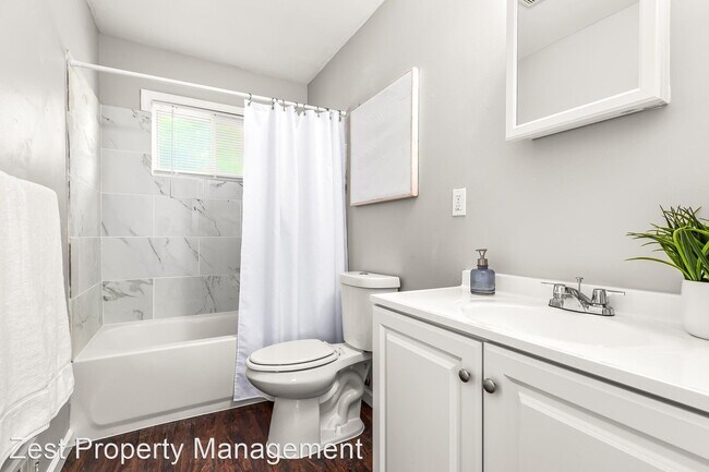 Foto del edificio - 3 br, 1 bath House - 21681 Laurel Street
