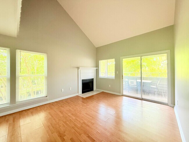 Foto del edificio - 2553 Stockbridge Dr