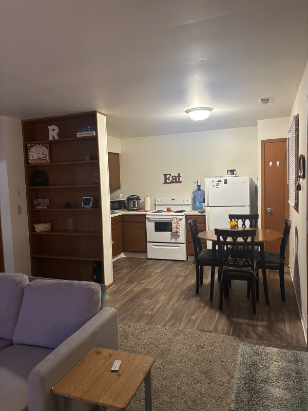 Foto del edificio - 800 N Smith Rd