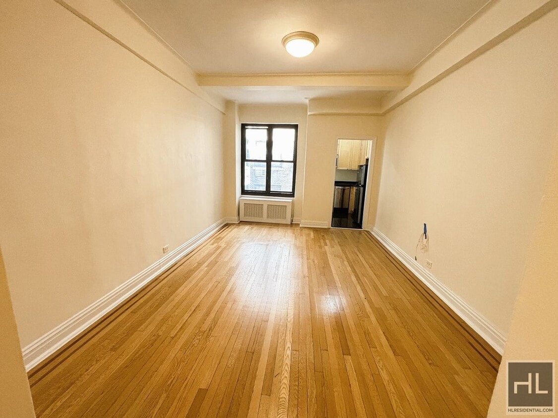 Primary Photo - SECOND AVENUE