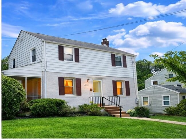 Building Photo - 2817 63rd Pl